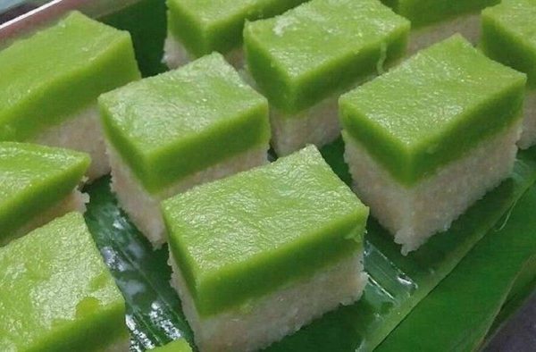 Kue Sarimuka, Si Hijau Cantik nan Lembut Dari Melayu